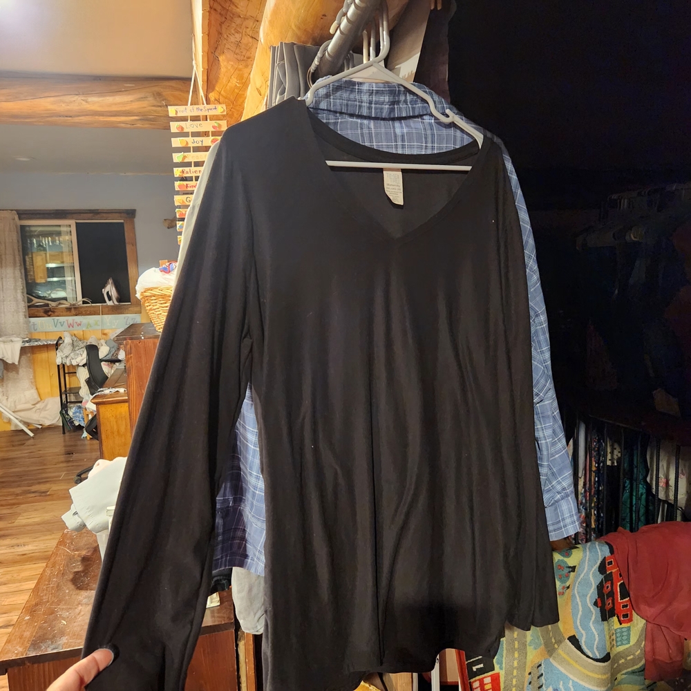 Time and Tru Black Long Sleeve V-Neck Shirt